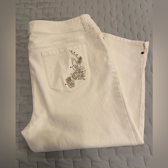 Chico's Denim - Chico’s Women's White Embroidered Capri Jeans